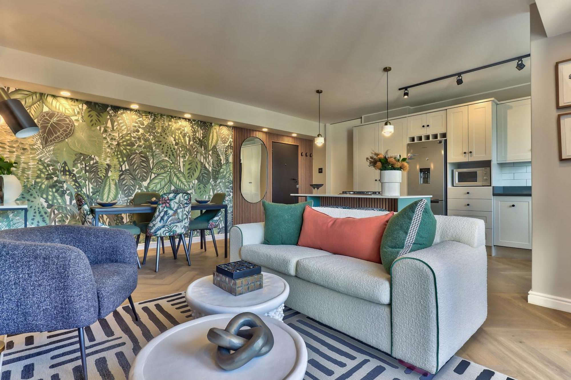 437 St Martini Gardens Apartment