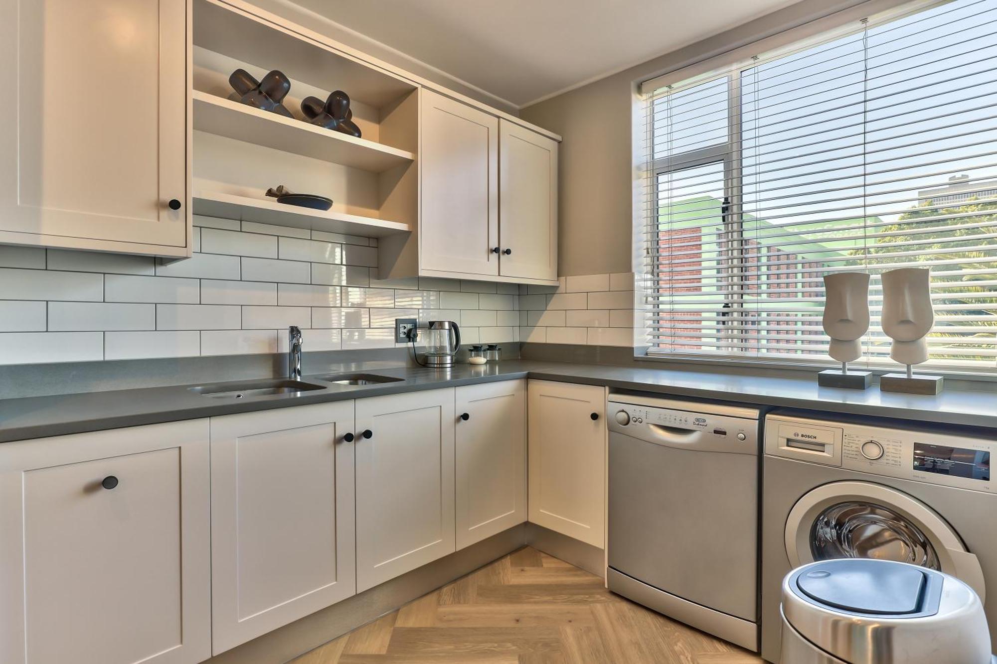 437 St Martini Gardens Apartment